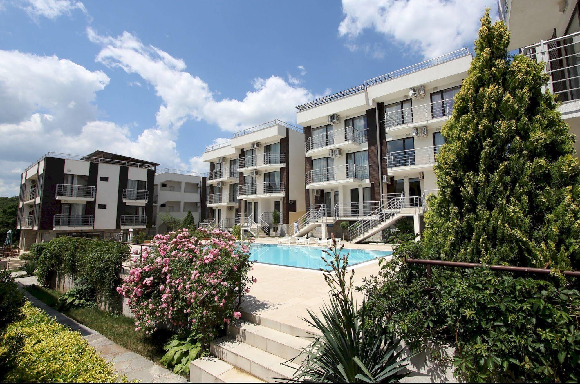New Line Village Apartments Сонячний Берег Екстер'єр фото