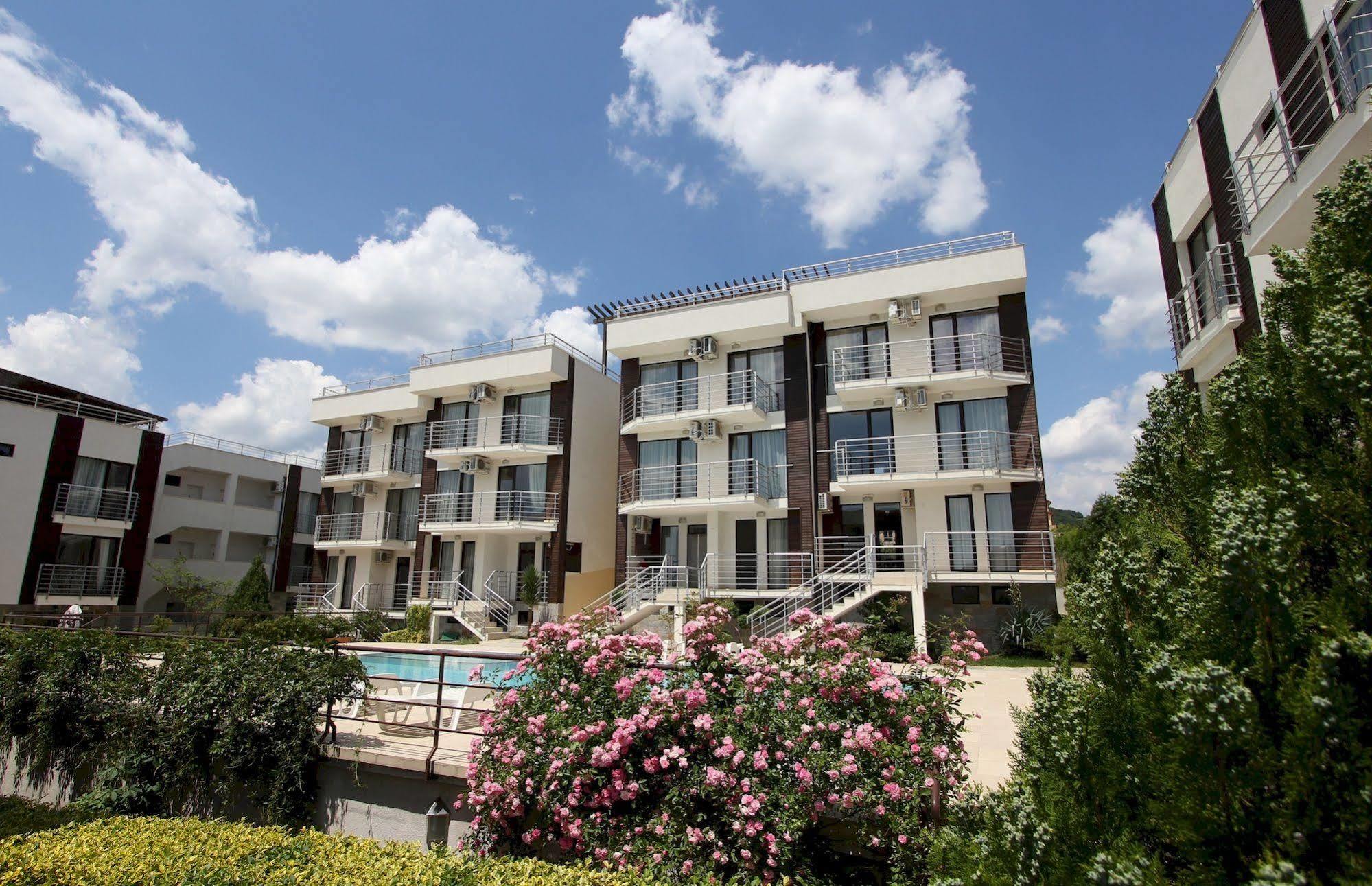 New Line Village Apartments Сонячний Берег Екстер'єр фото