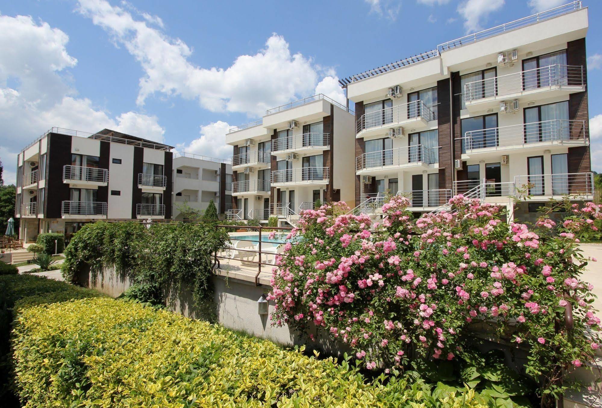 New Line Village Apartments Сонячний Берег Екстер'єр фото